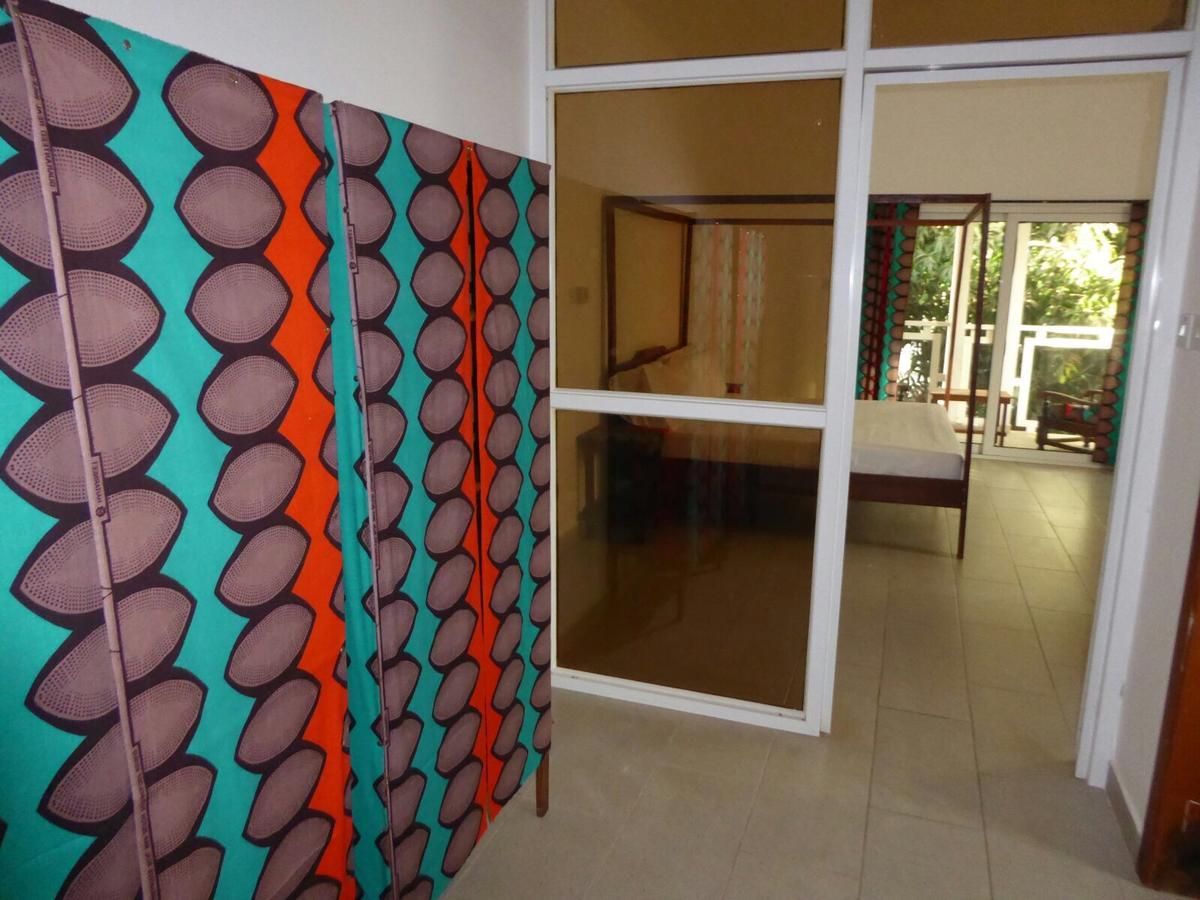 Sarawally Guesthouse Ampaya Bagian luar foto