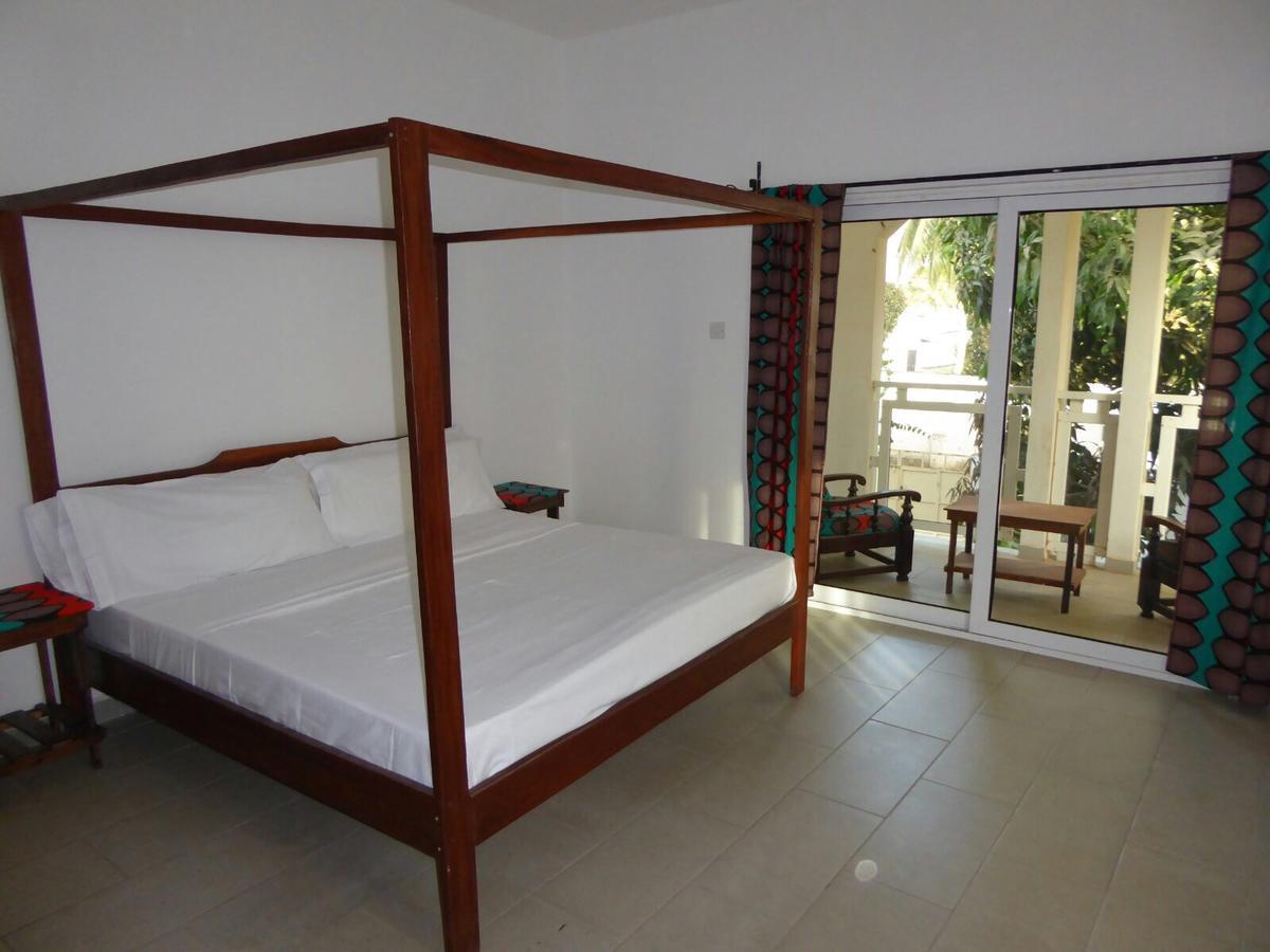 Sarawally Guesthouse Ampaya Bagian luar foto