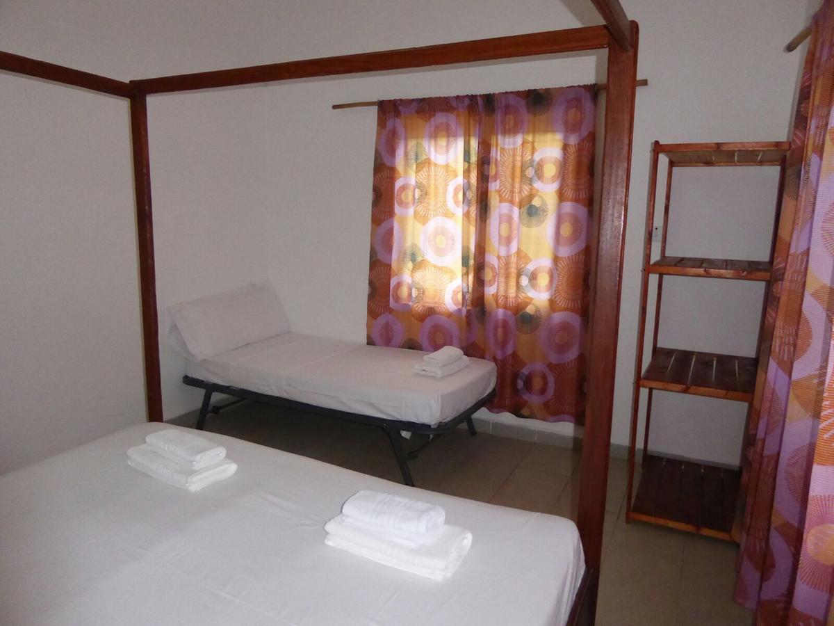 Sarawally Guesthouse Ampaya Bagian luar foto