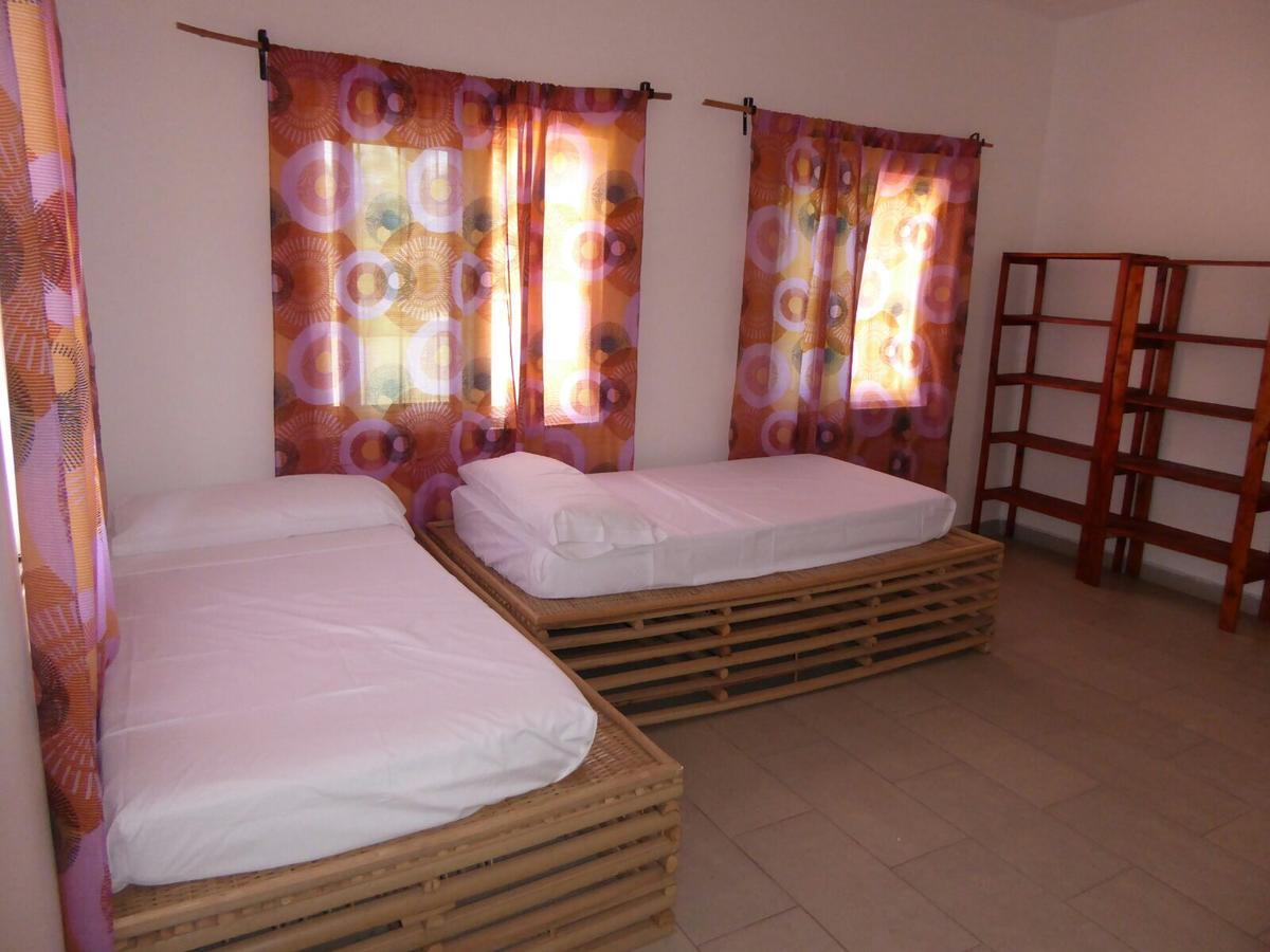 Sarawally Guesthouse Ampaya Bagian luar foto