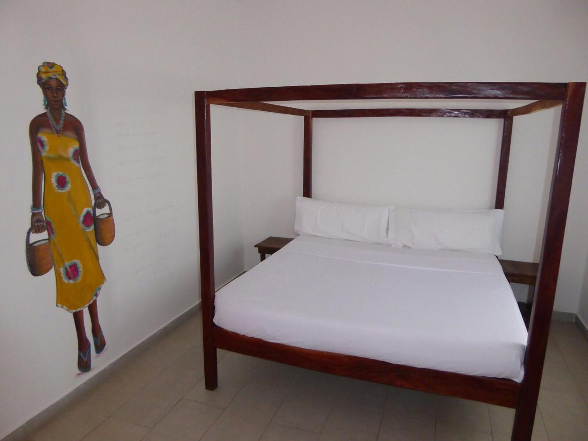 Sarawally Guesthouse Ampaya Bagian luar foto