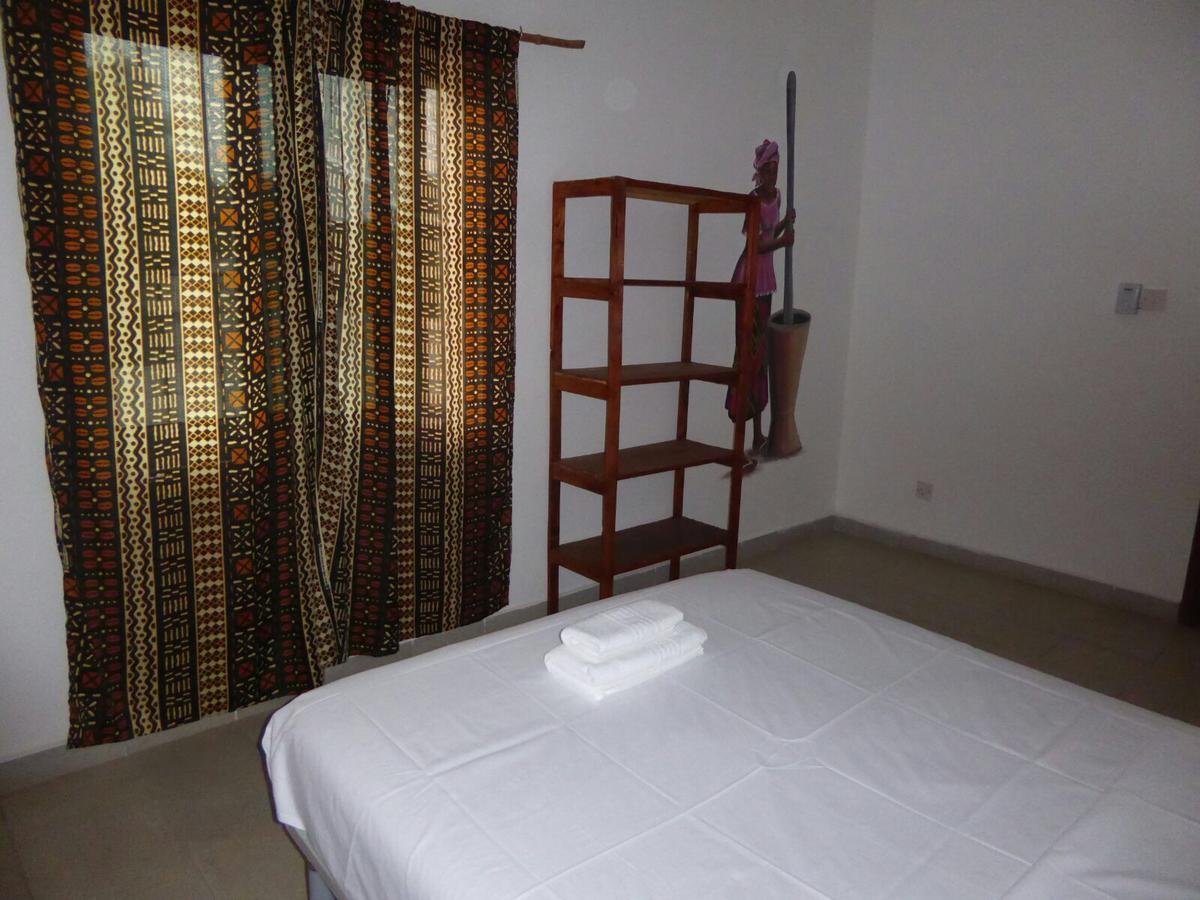 Sarawally Guesthouse Ampaya Bagian luar foto